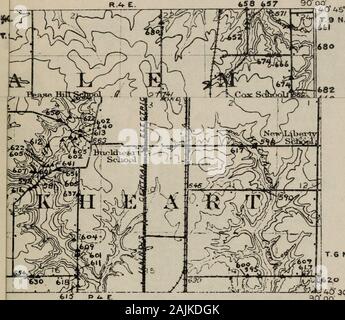 Relazione biennale per il 1913 e 1914; rapporto amministrativo ed economico e carte geologiche . posiziona le piste sono anche piuttosto delicato e theadjacent flood zone di pianura hanno una notevole larghezza. Significato delle relazioni nei luoghi in cui il loess rompe bruscamente vicino alla parte superiore di thehill e non si estendono lungo la discesa al di sotto del livello della parte superiore del thedrift, si è pensato che i flussi hanno sottoquotato i loro banche e thuswidened le loro valli fin dal tempo dei grandi deposizione del loess. In questo processo il loess che era stato depositato sul precedente piste removedas era il lavoro di val Foto Stock