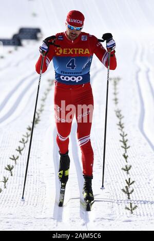 La Val di Fiemme, Italia. 4 gennaio 2020. Sergey Ustiugov (RUS) in azione durante la Sprint Classic gara evento della FIS Tour de Ski - FIS Cross Country Ski World Cup 2019-20 su Gennaio 4, 2020 in Val di Fiemme, Italia. Foto: Pierre Teyssot/Espa-Images Foto Stock