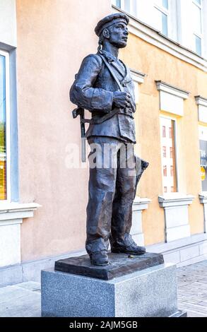 Samara, Russia - 25 Maggio 2019: scultura del soldato dell'esercito rosso Foto Stock