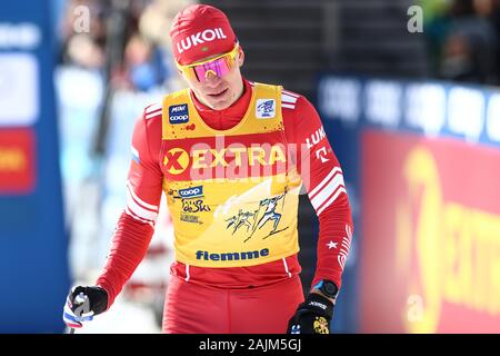 La Val di Fiemme, Italia. 4 gennaio 2020. Alexander Bolshunov (RUS) in azione durante la Sprint Classic gara evento della FIS Tour de Ski - FIS Cross Country Ski World Cup 2019-20 su Gennaio 4, 2020 in Val di Fiemme, Italia. Foto: Pierre Teyssot/Espa-Images Foto Stock