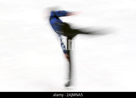 Oberstdorf, Germania. 02Jan, 2020. La figura pattinare, campionato tedesco, singoli, uomini, freestyle: Paul Fentz pattini sul ghiaccio. Credito: Karl-Josef Hildenbrand/dpa/Alamy Live News Foto Stock