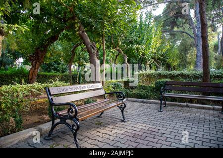Konak, Izmir/Turchia - 22/11/2019 - Parco culturale e centro espositivo. Parco pubblico chiamato Kültürpark (parco culturale tradotto). Foto Stock