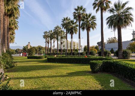 Konak, Izmir/Turchia - 22/11/2019 - Parco culturale e centro espositivo. Parco pubblico chiamato Kültürpark (parco culturale tradotto). Foto Stock