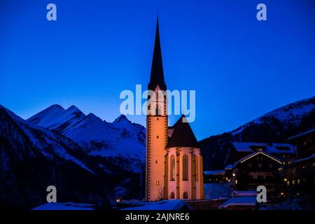 Heiligenblut am Grossglockner, Austria in inverno. Foto Stock
