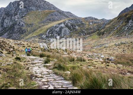 Sentiero escursionistico a Glyderau nel Parco Nazionale di Snowdonia nel Galles Foto Stock