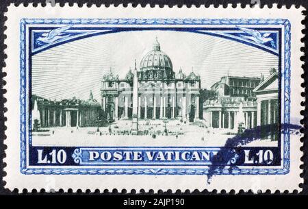 Basilica di San Pietro su francobollo d'epoca Foto Stock