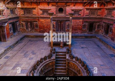 Cortile interno del tempio di Patan Durban Square, vicino a Kathmandu, Nepal Foto Stock