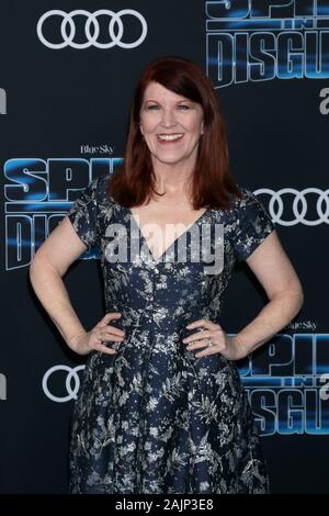 'Spie di camuffare' Premiere a El Capitan theater il 4 dicembre 2019 a Los Angeles, CA dotata di: Kate Flannery dove: Los Angeles, California, Stati Uniti quando: 05 Dic 2019 Credit: Nicky Nelson/WENN.com Foto Stock