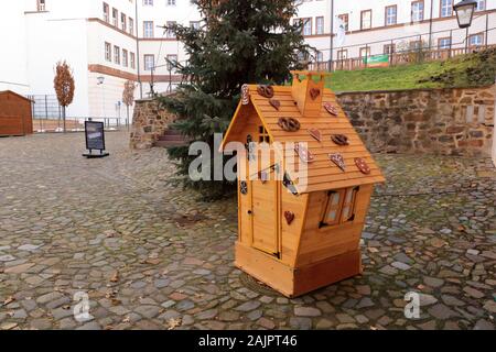 Poco streghe in legno Casa nonna fairy Yaga Foto Stock