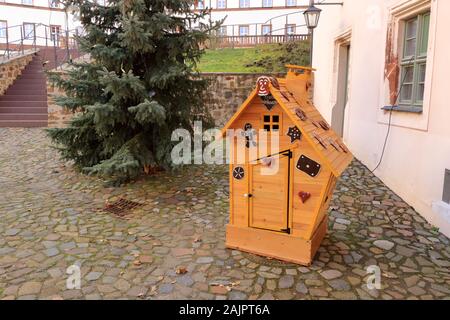 Poco streghe in legno Casa nonna fairy Yaga Foto Stock