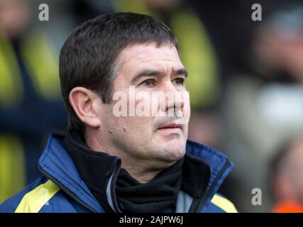 Burton upon Trent, Regno Unito. 05 gen, 2020. Burton Albion rispetto a Northampton Town; Burton Albion Manager Nigel Clough in scavato prima della partita - rigorosamente solo uso editoriale. Nessun uso non autorizzato di audio, video, dati, calendari, club/campionato loghi o 'live' servizi. Online in corrispondenza uso limitato a 120 immagini, nessun video emulazione. Nessun uso in scommesse, giochi o un singolo giocatore/club/league pubblicazioni Credit: Azione Plus immagini di sport/Alamy Live News Foto Stock