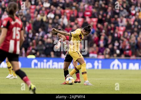 Bilbao, Paesi Baschi. Gen 5, 2020. MAITE OROZ (10) e JENNI HERMOSO (7) che lottano per la palla durante il gioco tra Athletic Bilbao e FC Barcellona a stadio di San Mames a Bilbao. Domenica 5 gennaio 2020. Credit: Edu Del Fresno/ZUMA filo/Alamy Live News Foto Stock