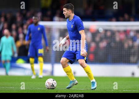 Londra, Regno Unito. Il 5 gennaio 2020. Mateo Kovacic (17) del Chelsea durante la FA Cup match tra Chelsea e Nottingham Forest a Stamford Bridge, Londra domenica 5 gennaio 2020. (Credit: Jon Hobley | MI News) La fotografia può essere utilizzata solo per il giornale e/o rivista scopi editoriali, è richiesta una licenza per uso commerciale Credito: MI News & Sport /Alamy Live News Foto Stock