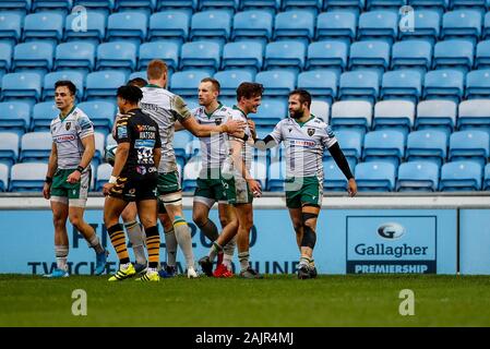 Coventry, Regno Unito. 05 gen, 2020. Premiership Inglese Rugby, vespe rispetto a Northampton santi; Cobus Reinach di Northampton Santi celebra il primo tentativo in 23 minuto - Editoriale usare carte di credito: Azione Plus immagini di sport/Alamy Live News Foto Stock