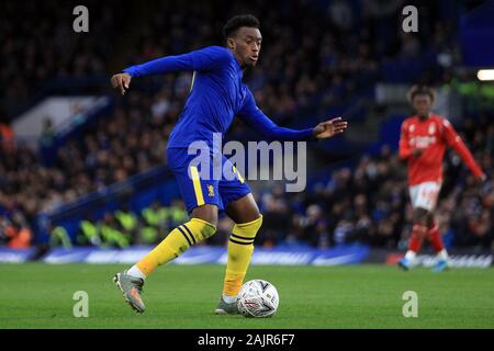 Londra, Regno Unito. 05 gen, 2020. Callum Hudson-Odoi del Chelsea in azione. La Emirates FA Cup, terzo round match, Chelsea v Nottingham Forest a Stamford Bridge di Londra domenica 5 gennaio 2020. Questa immagine può essere utilizzata solo per scopi editoriali. Solo uso editoriale, è richiesta una licenza per uso commerciale. Nessun uso in scommesse, giochi o un singolo giocatore/club/league pubblicazioni. pic da Steffan Bowen/ Credito: Andrew Orchard fotografia sportiva/Alamy Live News Foto Stock