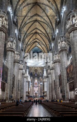 Milano Italia. L'interno del Duomo Foto Stock