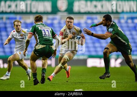 READING, Regno Unito. 05th, 2020 gen. Sam Simmonds Exeter Chiefs (centro) in azione durante la Premiership Gallagher partita di rugby tra il London Irish vs Exeter Chiefs al Madejski Stadium di Domenica, 05 gennaio 2020. Londra Inghilterra . (Solo uso editoriale, è richiesta una licenza per uso commerciale. Nessun uso in scommesse, giochi o un singolo giocatore/club/league pubblicazioni.) Credito: Taka G Wu/Alamy Live News Foto Stock