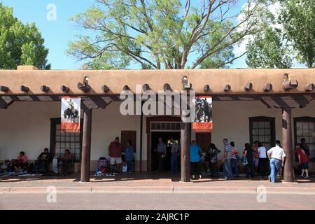 Native American fornitori, il Palazzo dei Governatori, Santa Fe, New Mexico, Stati Uniti d'America, America del Nord Foto Stock