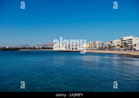 Arrecife, Lanzarote, Spagna - 27 dicembre 2019: costa di Arrecife la capitale di Lanzarote Spagna Foto Stock