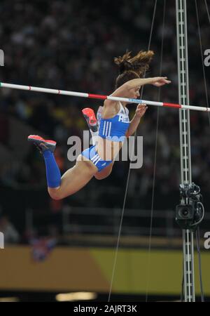 Katerina Stefanidi (Grece) presso le donne del Pole Vault finale della IAAF Campionati del Mondo di atletica leggera del 6 agosto, 201st presso lo Stadio Olimpico di Londra, Gran Bretagna Foto Stock