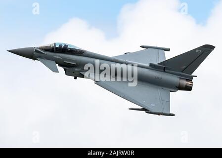 Un Eurofighter Typhoon FGR4 jet da combattimento della Royal Air Force britannica a RIAT 2019. Foto Stock