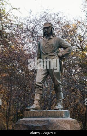 Victoria Falls, dello Zimbabwe - 2 Agosto 2019: David Livingstone Memorial Statua in Victoria Falls National Park, Zimbabwe Africa Foto Stock