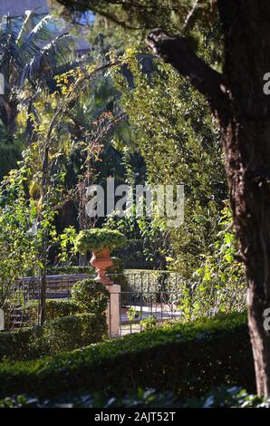 Il XIX secolo i giardini in stile neoclassico di Montfort a Valencia, Spagna Foto Stock