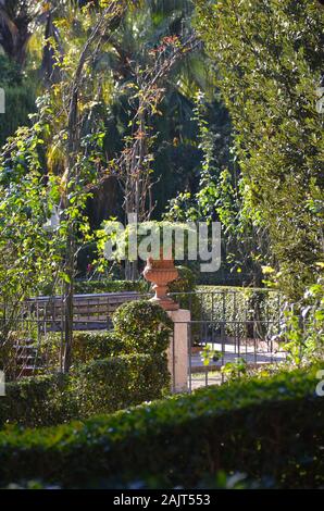 Il XIX secolo i giardini in stile neoclassico di Montfort a Valencia, Spagna Foto Stock