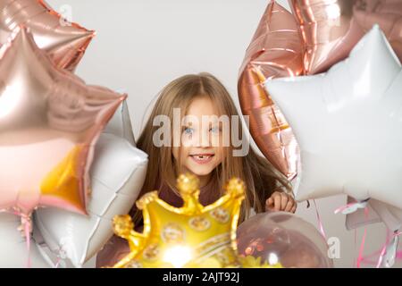 Bambina senza un dente sorrisi close-up Foto Stock