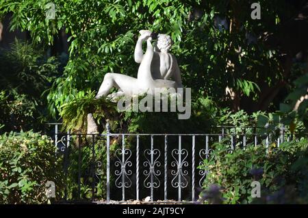 Il XIX secolo i giardini in stile neoclassico di Montfort a Valencia, Spagna Foto Stock