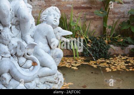 Il XIX secolo i giardini in stile neoclassico di Montfort a Valencia, Spagna Foto Stock