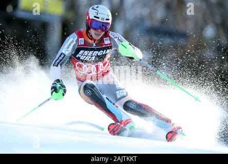 (200106) -- ZAGREB, Gennaio 6, 2020 (Xinhua) -- Henrik Kristoffersen di Norvegia compete durante la Coppa del Mondo di sci FIS Slalom Speciale maschile gara a Zagabria in Croazia, a gennaio 5, 2020. (Goran Stanzl/Pixsell via Xinhua) Foto Stock