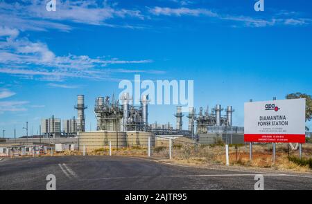 Vista di Diamantina Power Station Mount Isa, un ciclo combinato a turbina a gas di generazione di energia elettrica impianto, Mount Isa, Golfo Paese regione, Queensland, Aus Foto Stock