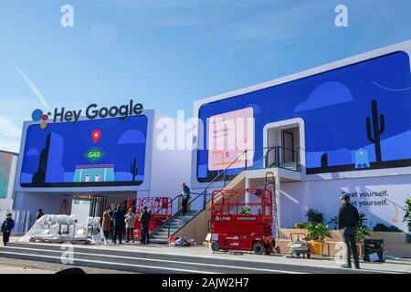 Las Vegas, Stati Uniti d'America. 05 gen, 2020. I lavori di costruzione su Google il padiglione presso la fiera della tecnologia CES. Credito: Andrej Sokolow/dpa/Alamy Live News Foto Stock