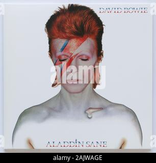 La copertina di Aladdin Sane. 1973 album di David Bowie su RCA - solo per uso editoriale Foto Stock