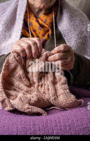 Maglia di lana fatti a mano pullover, ponticello invernale Foto Stock
