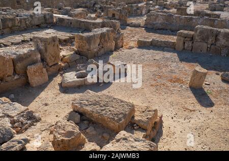 I resti della casa romana nell'antico Nea Pafos (nuovo) Paphos città. Paphos parco archeologico. Cipro Foto Stock