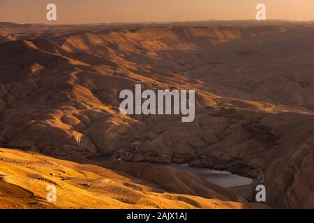 Wadi Al Hasa, splendida vista della valle, in serata, Kings Highway, route 35, karak, terra alta, Giordania, Medio Oriente e Asia Foto Stock