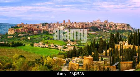 Vista panoramica della storica cittadina collinare Orvieto, Umbria, Italia Foto Stock