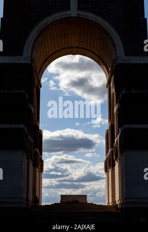 La Lutyens memoriale progettato per la mancanza delle somme battaglia in Thiepval, Francia Foto Stock