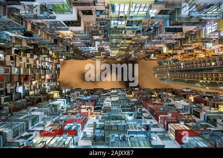Hong Kong, Cina, vista di edifici residenziali in uno del mondo più popolosa città. Foto Stock