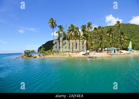 Soleggiata e tropicale, Marigot Bay Beach Foto Stock