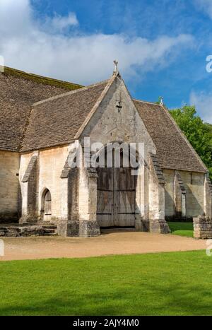 La sala Tithe Barn, Bradford On Avon, Wiltshire, Regno Unito Foto Stock