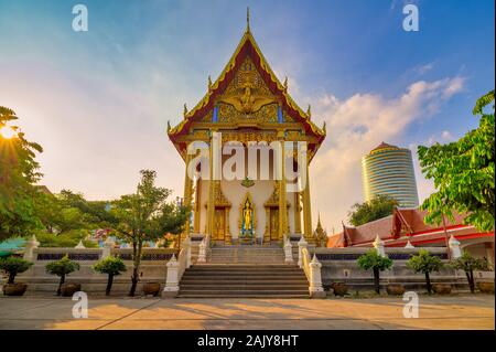 Yan Nawa, Bangkok / Tailandia / Novembre 22, 2019 : Wat Khlong pum. Templi buddisti oltre duecento anni che è attaccato al Fiume Chao Phraya. Foto Stock