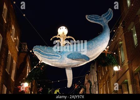 Le luci di Natale in Carnaby Street 2019 Londra England Regno Unito. Foto Stock