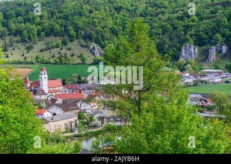 Dollnstein nel parco naturale di Altmühltal Foto Stock