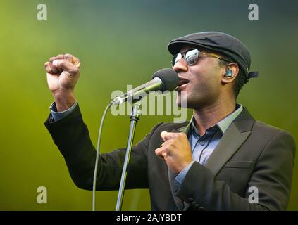 Cantante soul americano, rapper e musicista Aloe Blacc effettuando al festival Cornbury, UK, 30/6/12 Foto Stock