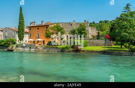 Il bel villaggio di Borghetto vicino a Valeggio sul Mincio. Provincia di Verona, regione Veneto, Italia Foto Stock