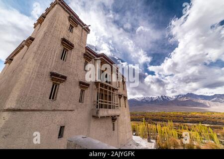 Leh Palace il monastero nel centro della città di Leh in Jammu India Foto Stock