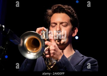 Freddie Gavita gioca flicorno con Freddie Gavita Quartet, Scarborough Jazz Festival 2019 Foto Stock